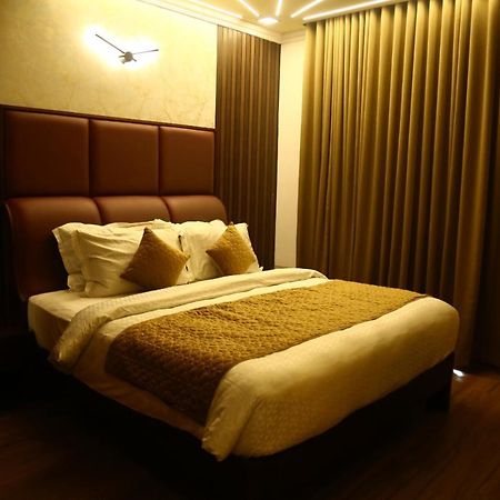Saj Earth Resort & Convention Center , Kochi Nedumbassery Exterior photo